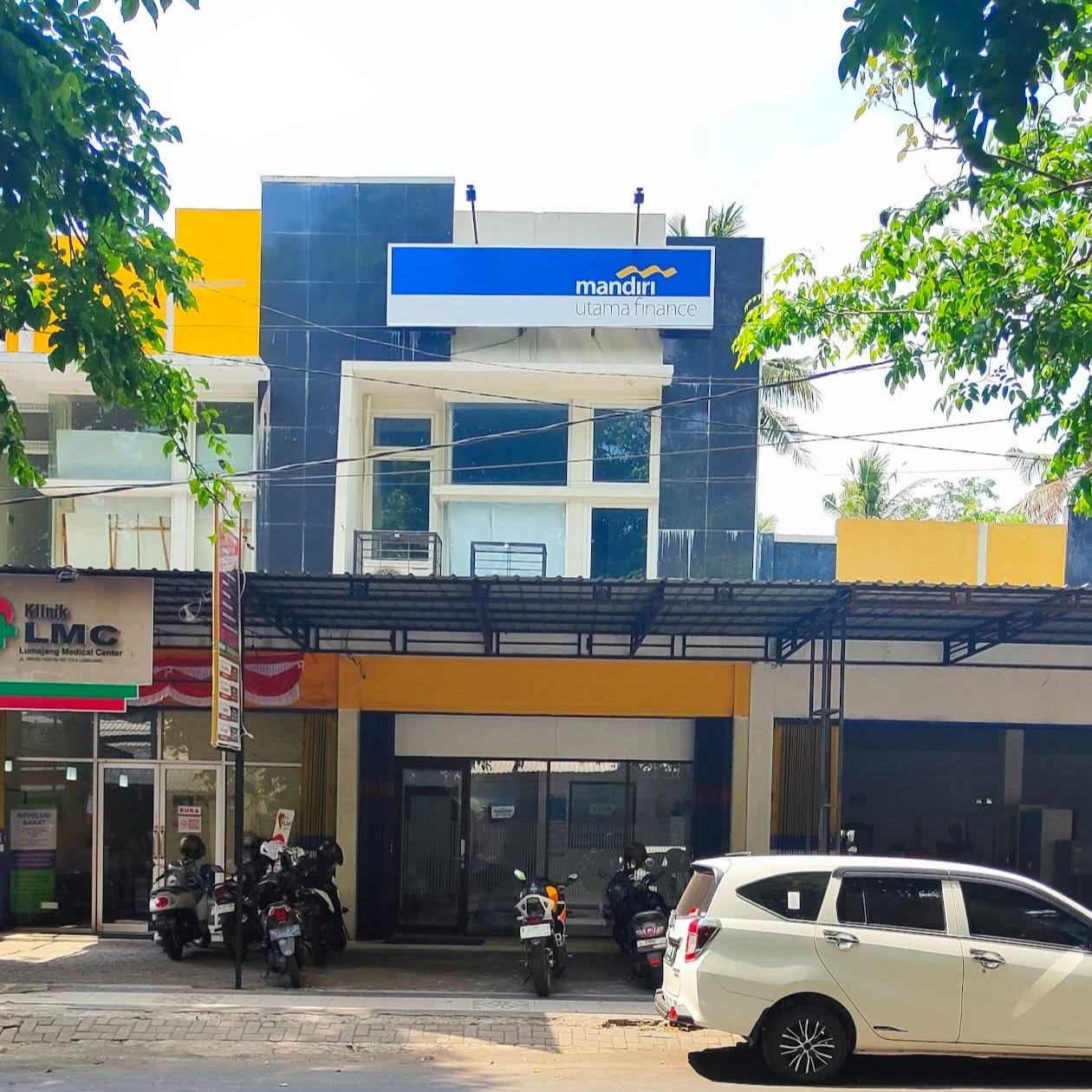Mandiri Utama Finance Lumajang